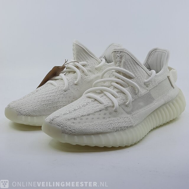 Yeezy boost hotsell 350 size 38