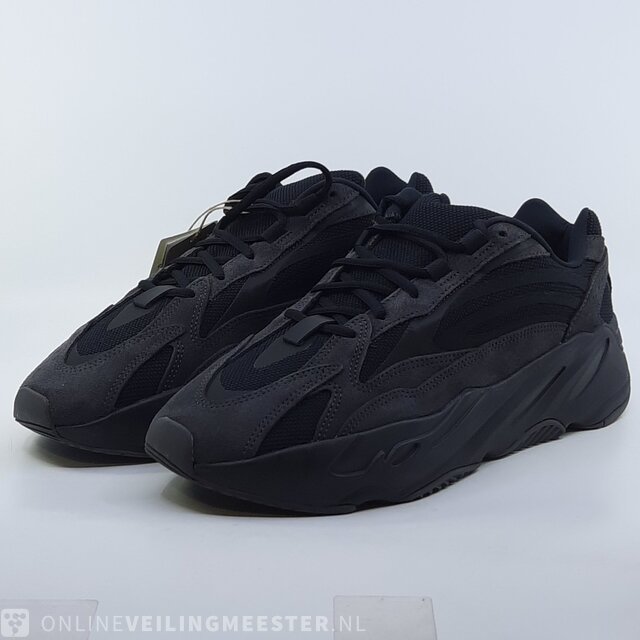 Adidas yeezy 700 online 46
