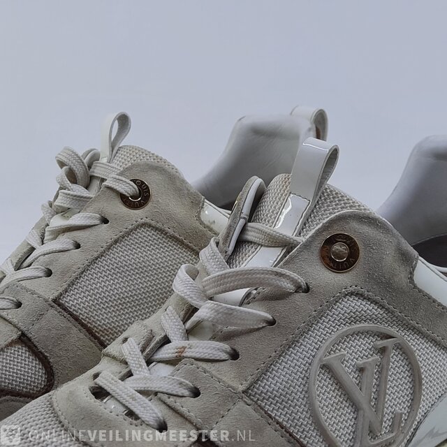 Pair of shoes size 39 Louis Vuitton GO 0118 Onlineauctionmaster